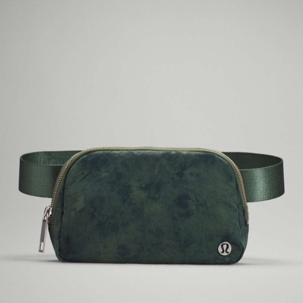 Lululemon Everywhere Belt Bag